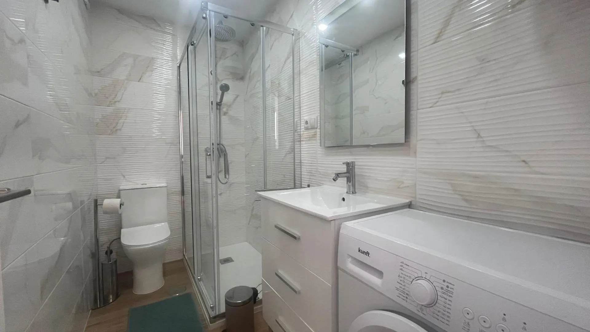 Apartamento Lidia Planta 1, La Carihuela 1ª Linea Playa, Vistas Mar, 1 Dormitorio, 52 M2, 1-3 Huesped, Amplio Balcon, Wifi Torremolinos Apartment