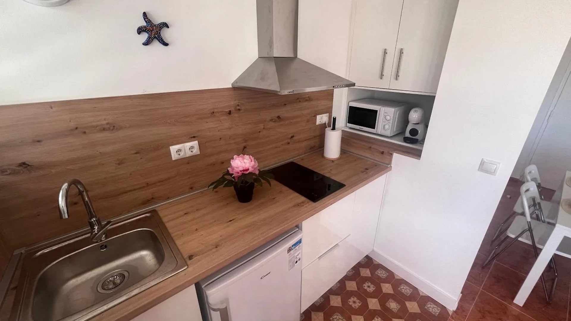 Apartment Apartamento Lidia Planta 1, La Carihuela 1ª Linea Playa, Vistas Mar, 1 Dormitorio, 52 M2, 1-3 Huesped, Amplio Balcon, Wifi Torremolinos