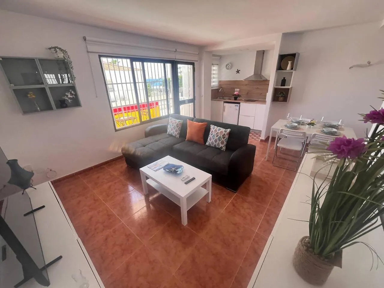 Apartamento Lidia Planta 1, La Carihuela 1ª Linea Playa, Vistas Mar, 1 Dormitorio, 52 M2, 1-3 Huesped, Amplio Balcon, Wifi Torremolinos 0*,  Spain
