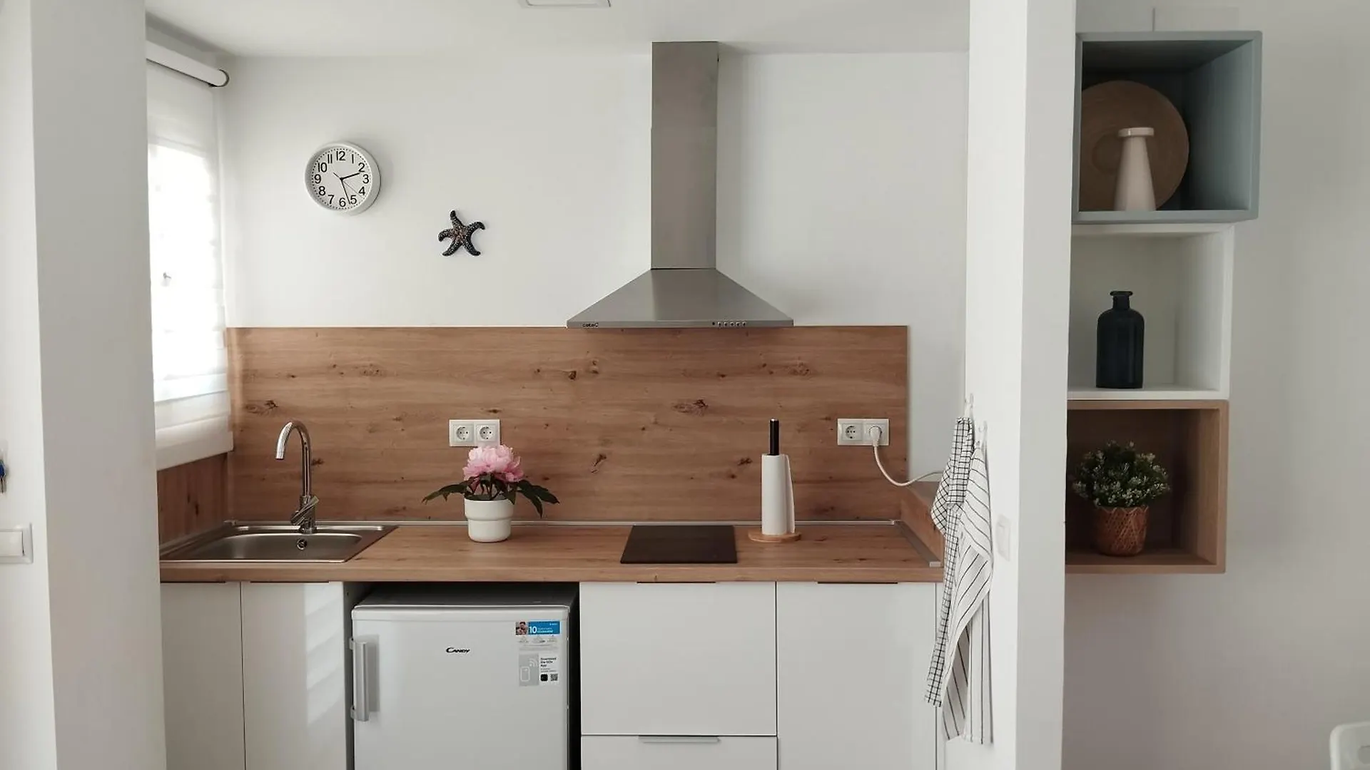 Apartamento Lidia Planta 1, La Carihuela 1ª Linea Playa, Vistas Mar, 1 Dormitorio, 52 M2, 1-3 Huesped, Amplio Balcon, Wifi Torremolinos