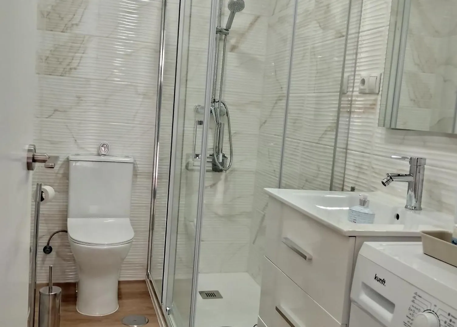 Apartamento Lidia Planta 1, La Carihuela 1ª Linea Playa, Vistas Mar, 1 Dormitorio, 52 M2, 1-3 Huesped, Amplio Balcon, Wifi Torremolinos